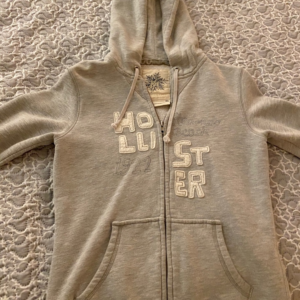 SIZE medium Hollister Gray hoodie